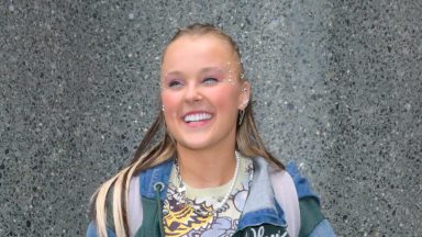Are JoJo Siwa & Chris Hughes Dating? Get Update